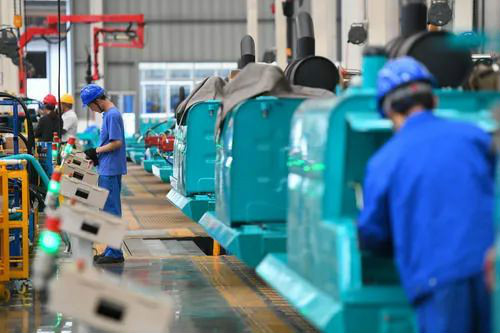 “智慧工厂”引领“生产节拍”——走进米兰网址智能一探究竟