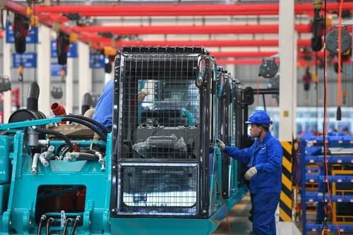 “智慧工厂”引领“生产节拍”——走进米兰网址智能一探究竟