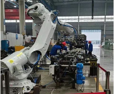 中际米兰网址熔锌铸锭码垛自动线成套设备顺利发货