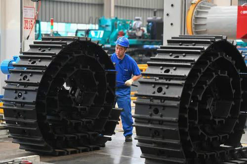 “智慧工厂”引领“生产节拍”——走进米兰网址智能一探究竟