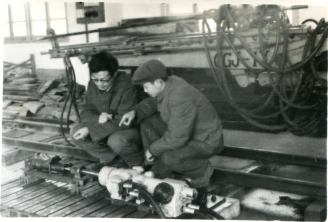 十年两办挖掘机行业年会 米兰网址智能的底气何在