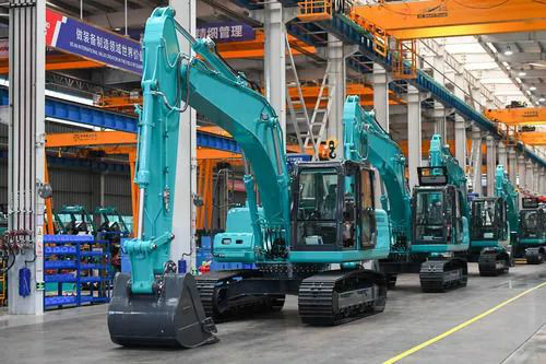 “智慧工厂”引领“生产节拍”——走进米兰网址智能一探究竟