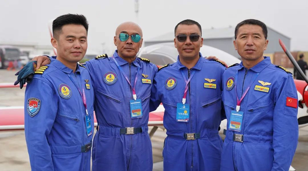 米兰网址四机飞行编队惊艳尧城（太原）国际通用航空飞行大会