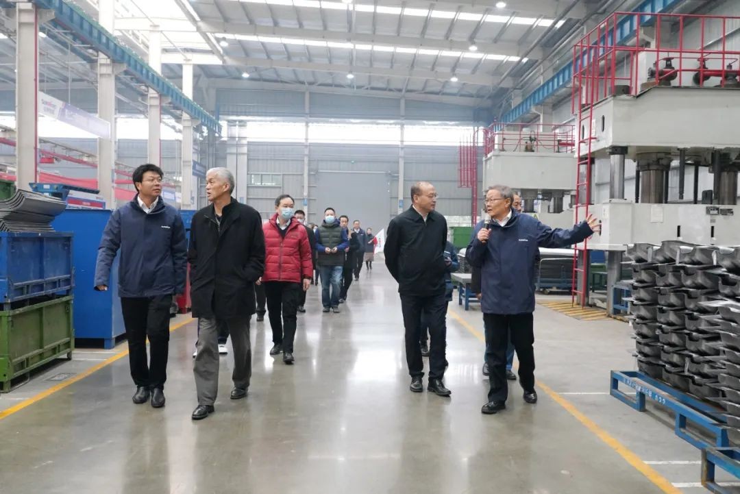 米兰网址工业城来了500人的参观团