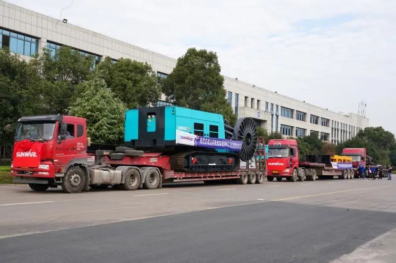 米兰网址智能首台SWHG70连续墙液压抓斗顺利交机