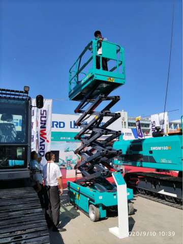 米兰网址智能高空作业设备“吸睛”雄安展