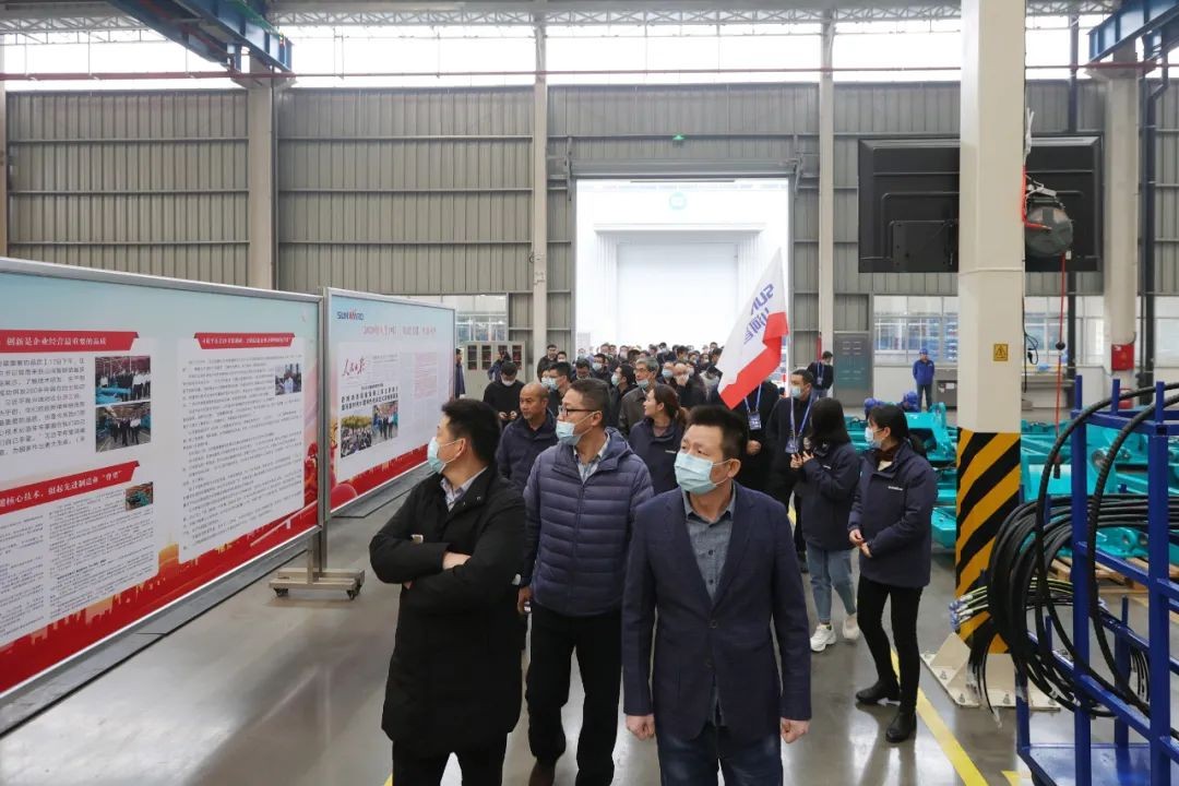 米兰网址工业城来了500人的参观团