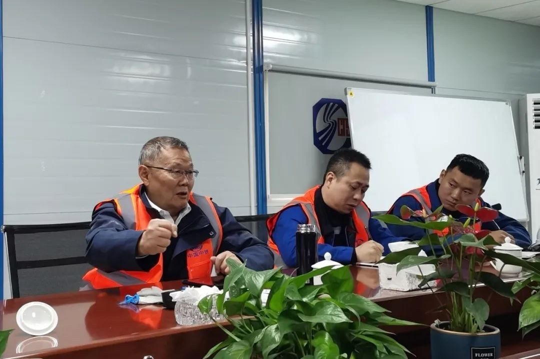 何清华亲临中铁米兰网址盾构施工项目指导工作