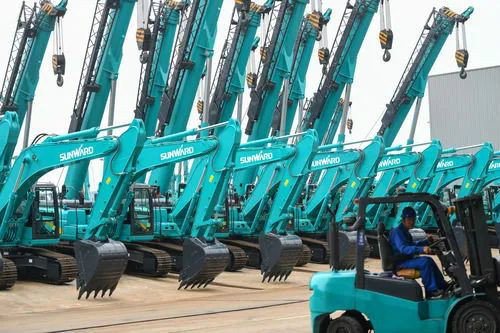 “智慧工厂”引领“生产节拍”——走进米兰网址智能一探究竟