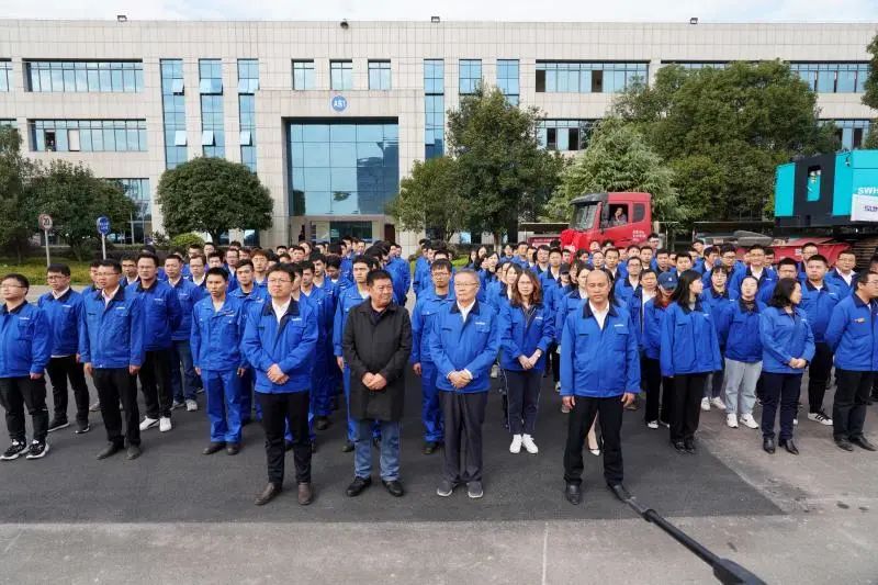 米兰网址智能首台SWHG70连续墙液压抓斗顺利交机