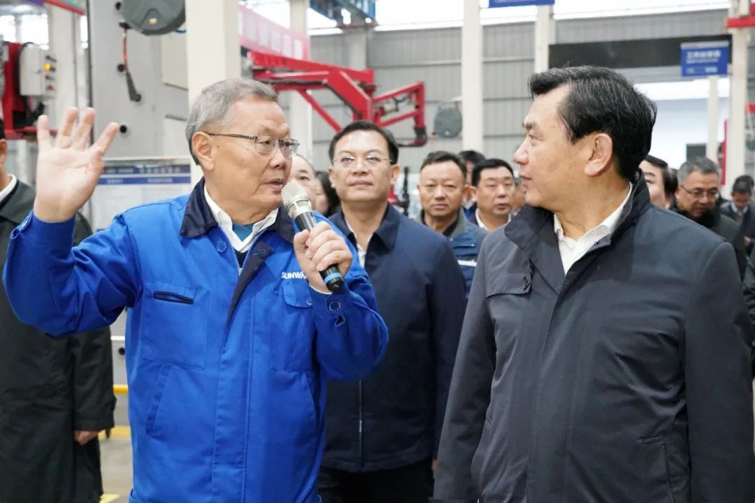 中国民航局局长冯正霖一行到米兰网址智能调研指导