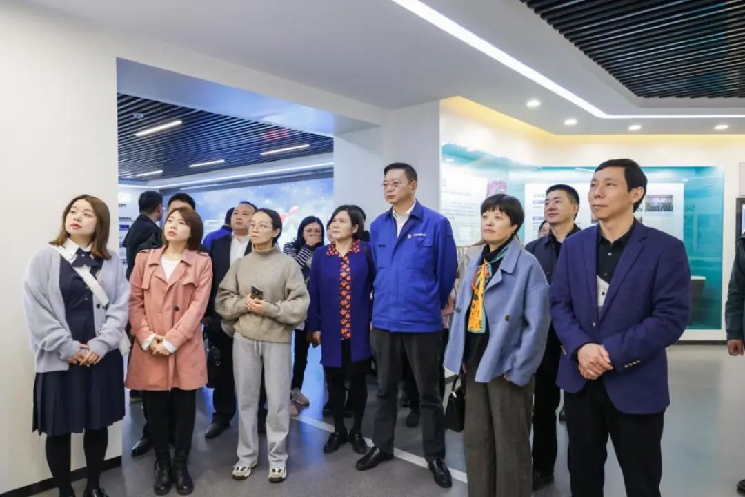 民主党派湖南省委机关青工委团队一行考察米兰网址智能