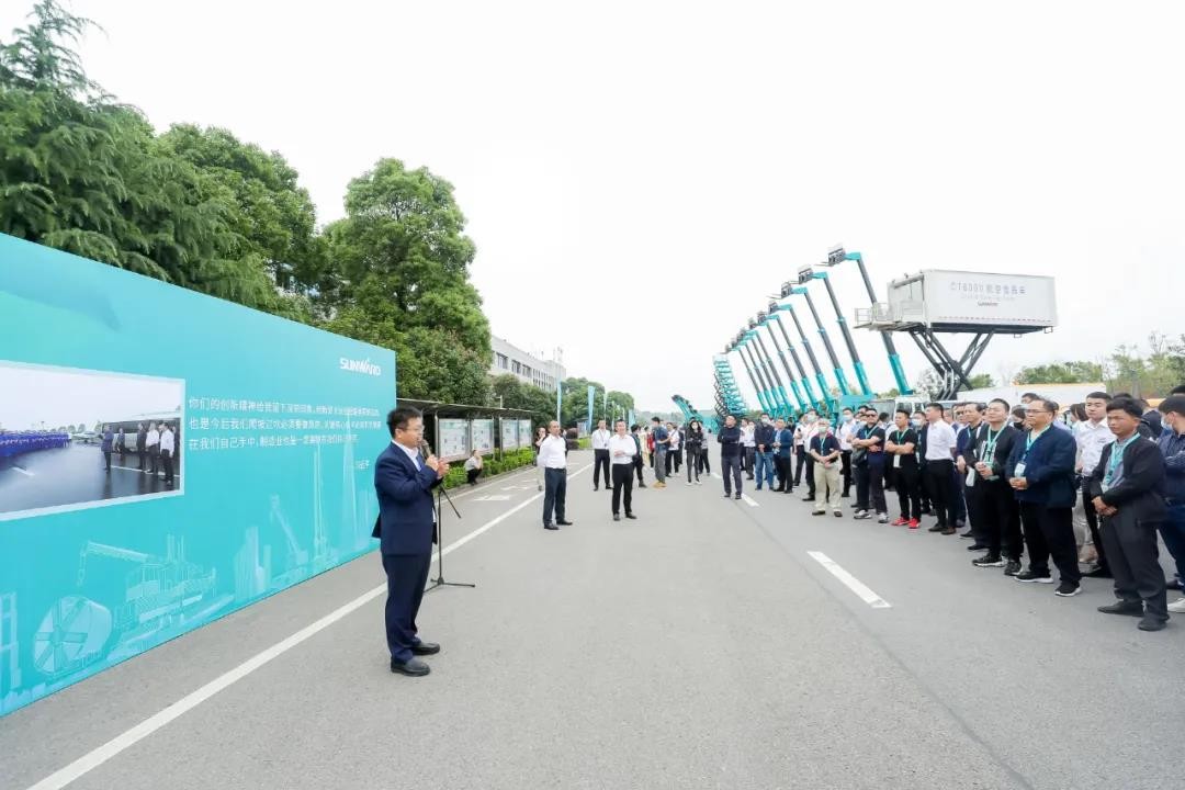 “爆品”出击！米兰网址智能客户交流会签约超8亿元