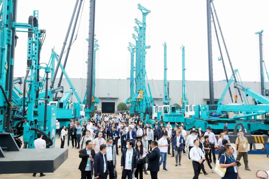 “爆品”出击！米兰网址智能客户交流会签约超8亿元