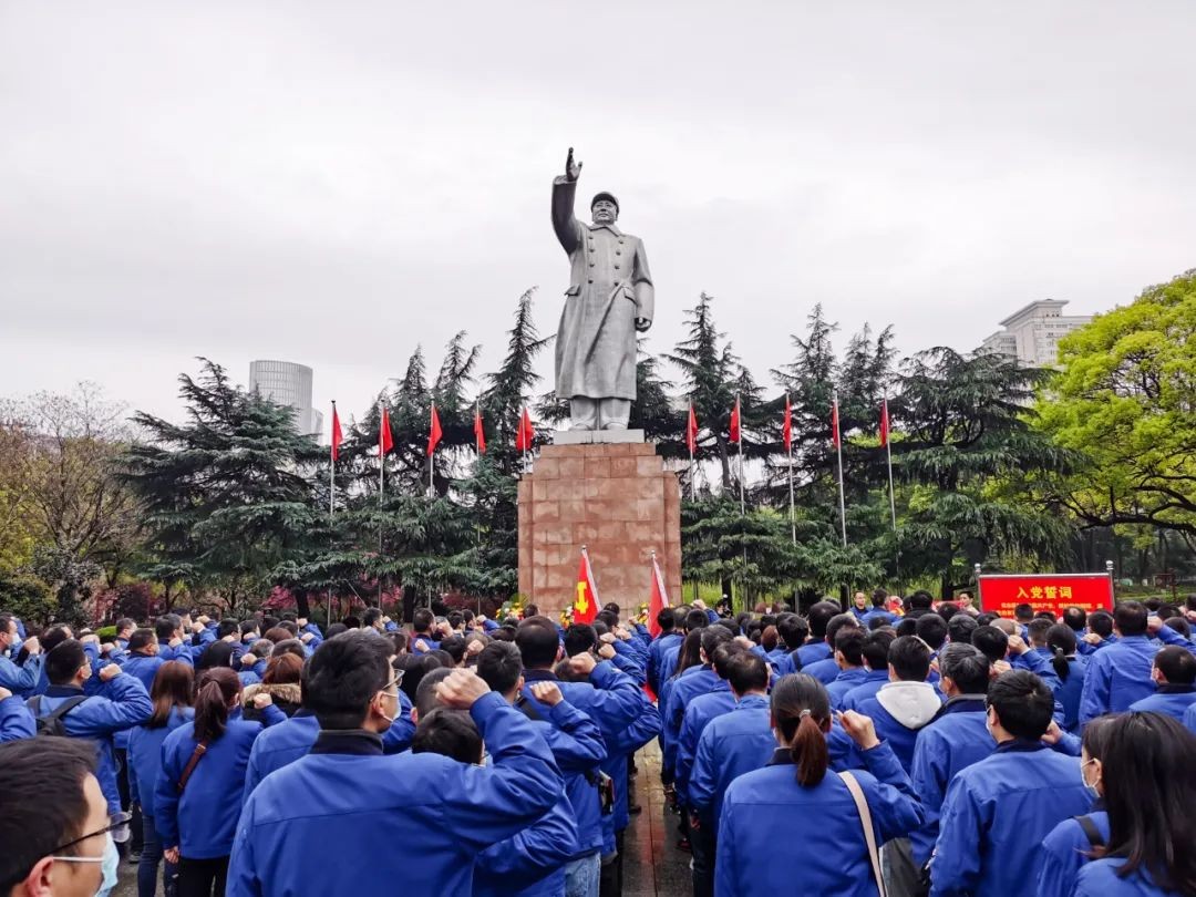 觅红色历史 践初心使命——米兰网址智能全体党员赴长沙党史馆开展主题党日活动