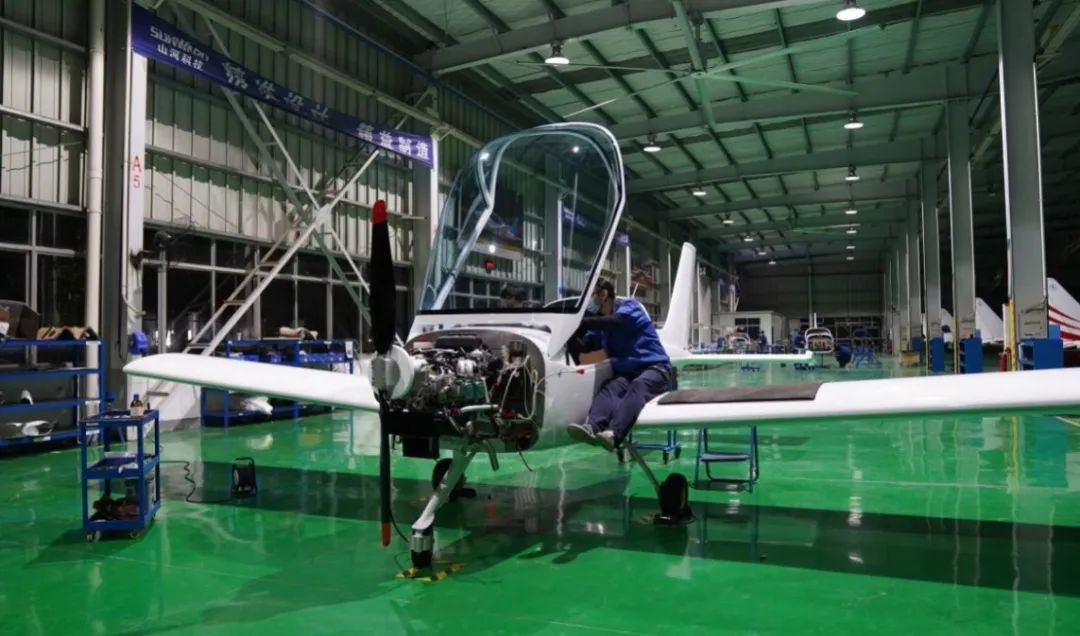 牛年开新局，米兰网址航空8架SA60L飞机集中下线、交付
