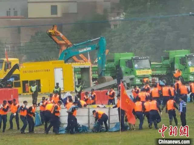 空地协同立体救援，米兰网址智能无人化装备亮相2021-北江流域防汛抢险综合演练