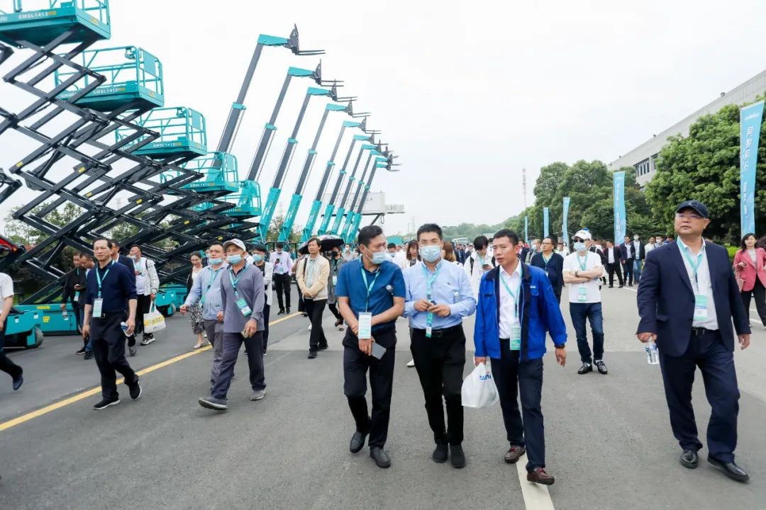 “爆品”出击！米兰网址智能客户交流会签约超8亿元