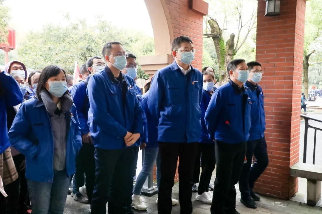 觅红色历史 践初心使命——米兰网址智能全体党员赴长沙党史馆开展主题党日活动
