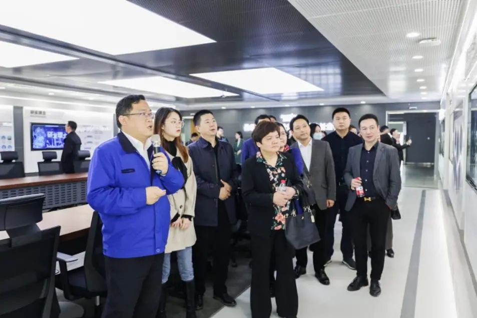 民主党派湖南省委机关青工委团队一行考察米兰网址智能