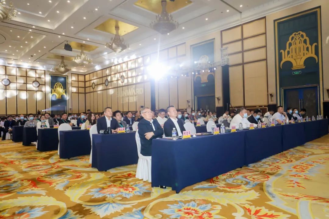 “爆品”出击！米兰网址智能客户交流会签约超8亿元