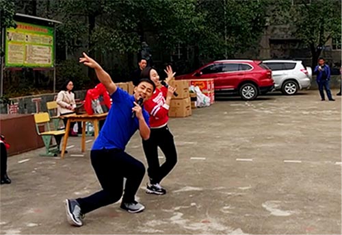 践行雷锋精神捐建“米兰网址梦图书馆”