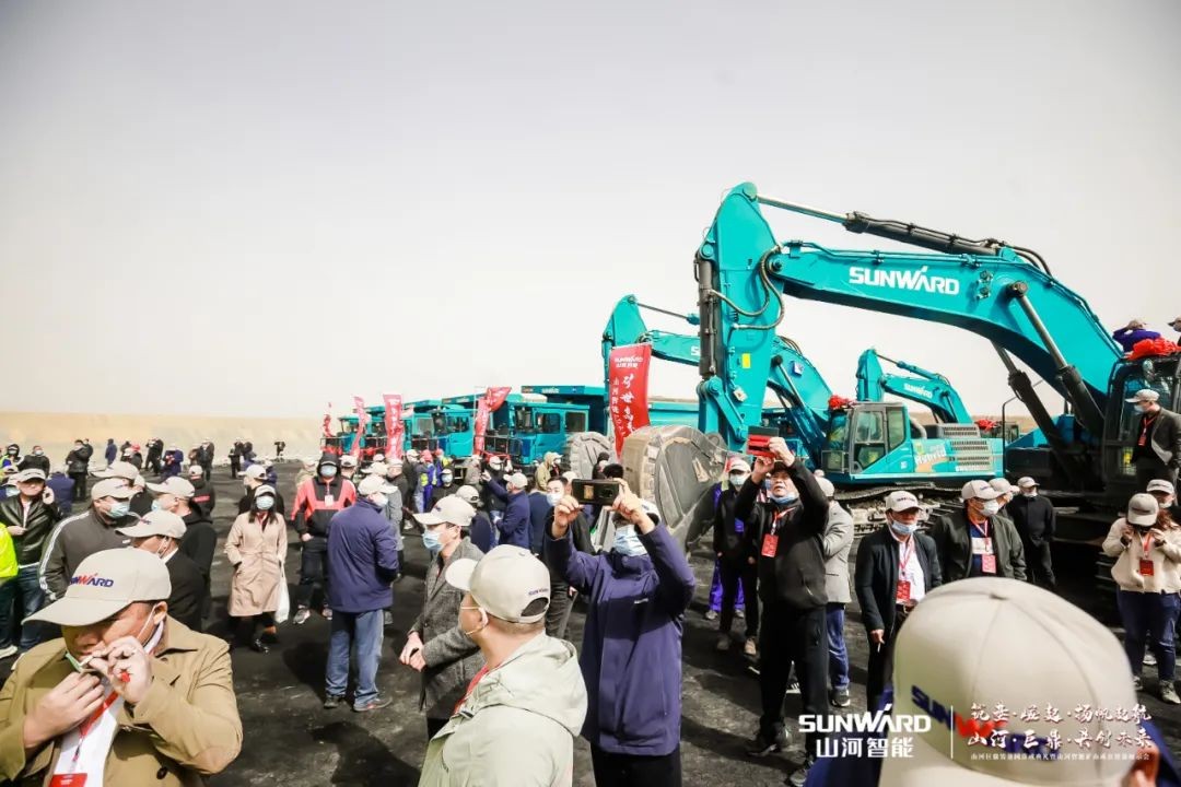 “矿”世高手，齐聚米兰网址智能挖掘机操作手挑战赛