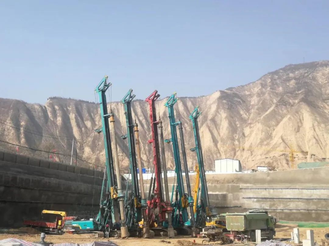 金戈铁马工程路 风雨无阻选米兰网址