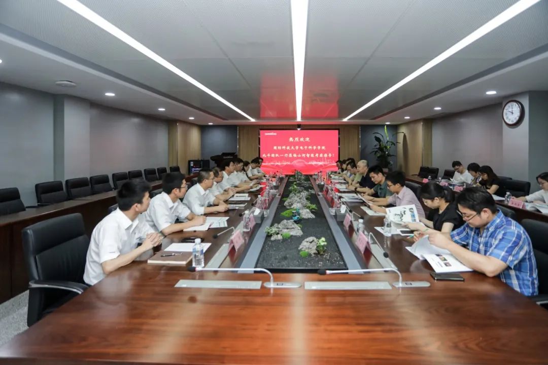 国防科大北斗团队考察米兰网址智能