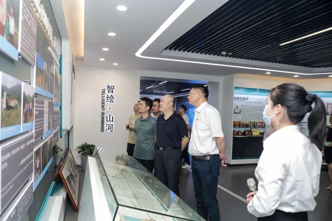 国防科大北斗团队考察米兰网址智能