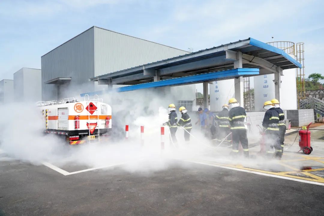实战演练砺精兵——2021年长沙市工贸企业危险化学品综合应急演练在米兰网址智能举行