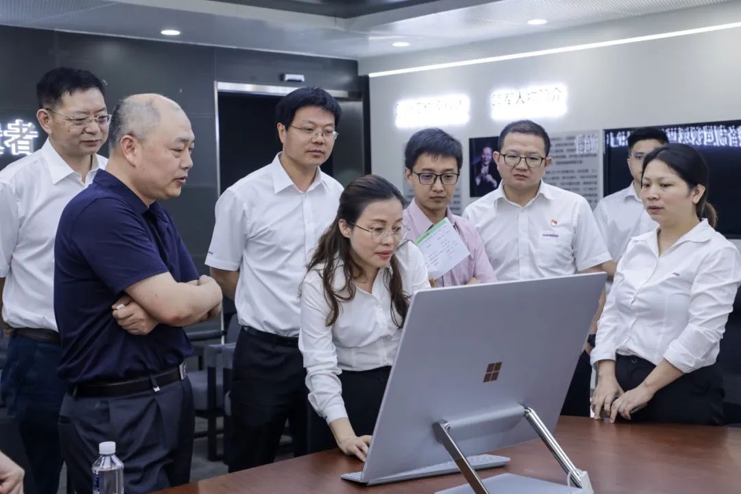 国防科大北斗团队考察米兰网址智能