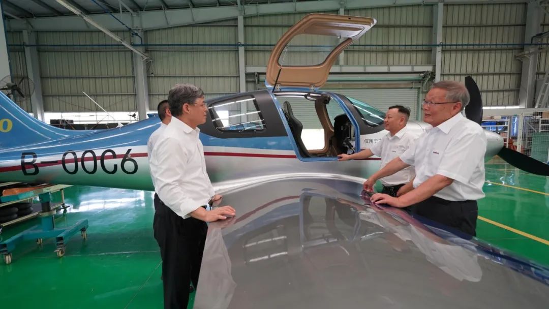 中国民用航空局总工程师殷时军率队考察调研米兰网址科技