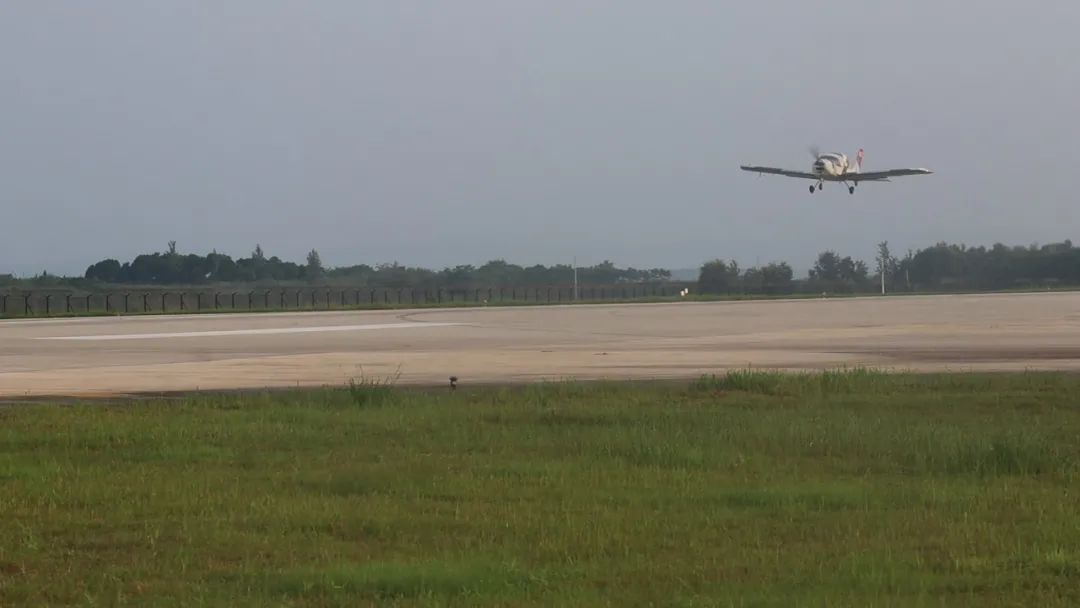 首飞！米兰网址科技全新升级推出短距起降型固定翼无人机