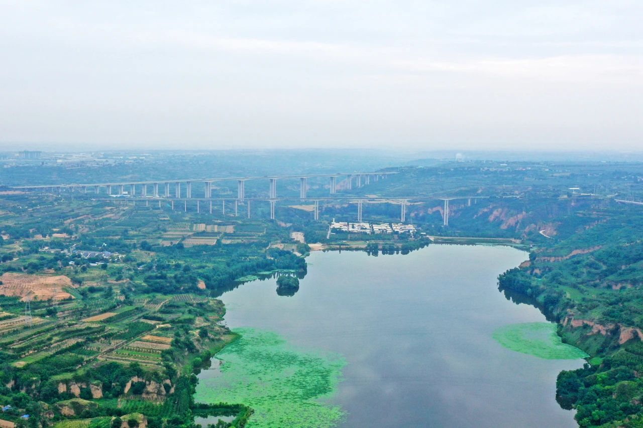 天堑施工，玉皇阁二号特大桥桩基主力军是米兰网址智能旋挖钻机 | 百年风华筑锦绣米兰网址（3）