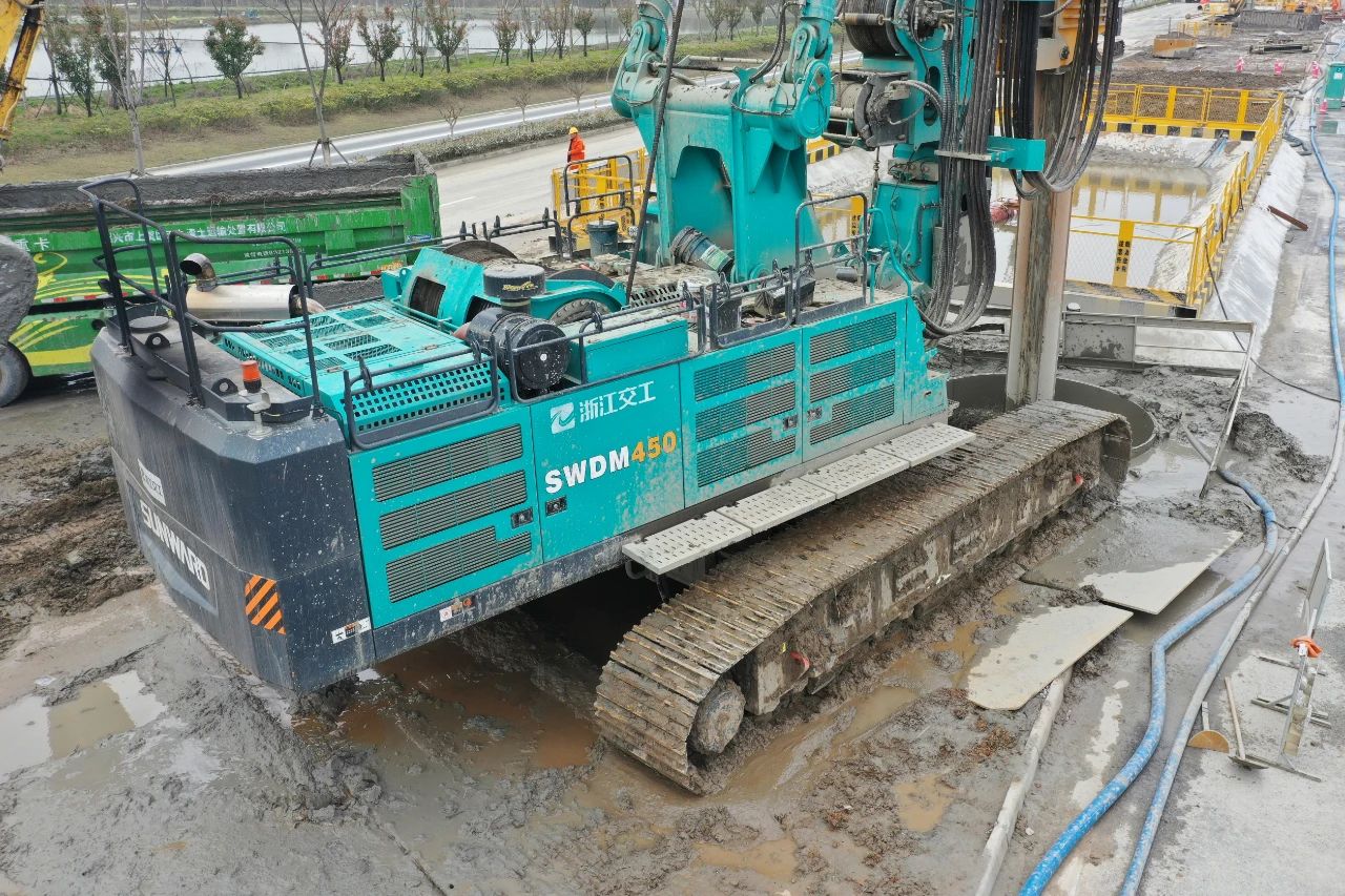 征战全国首条智慧高速，米兰网址智能旋挖钻机凭什么？