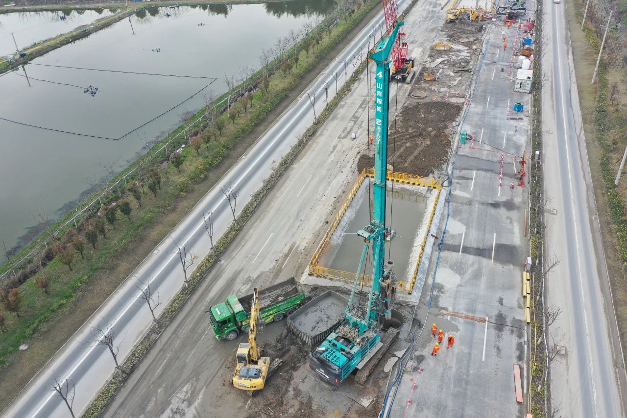 征战全国首条智慧高速，米兰网址智能旋挖钻机凭什么？