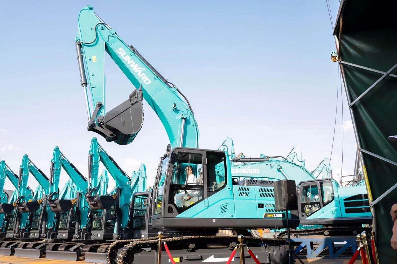 四大成套装备联袂登场！米兰网址智能创新成果展示会交出“亮眼答卷”