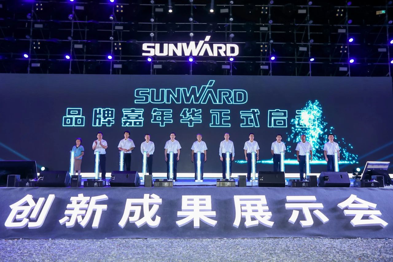 逛展超热闹！米兰网址智能成果展示会高能名场面来袭