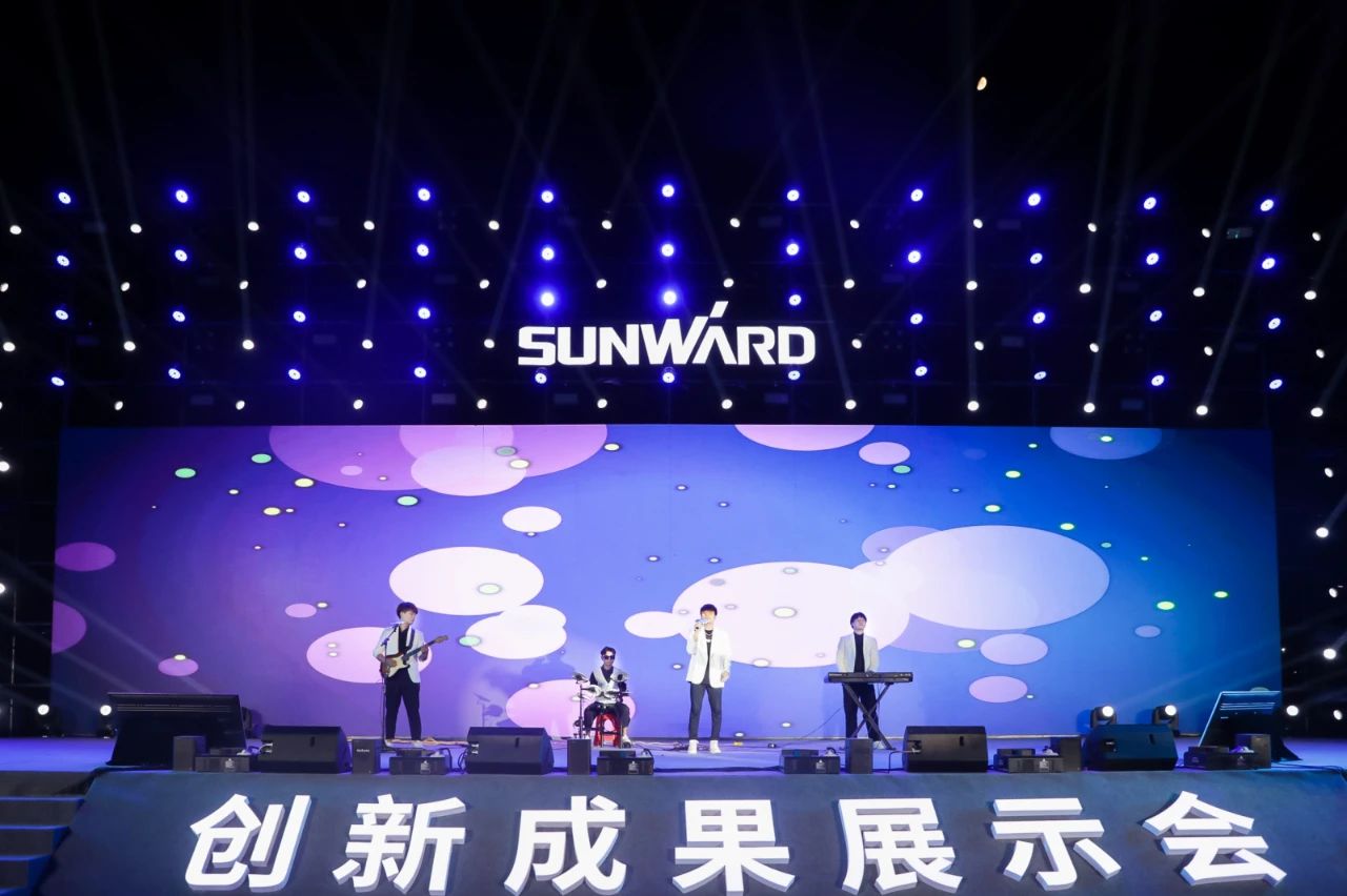 逛展超热闹！米兰网址智能成果展示会高能名场面来袭