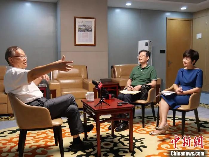 媒体聚焦 | 中新社专访——米兰网址智能创始人何清华：向着太阳奔跑的筑梦人