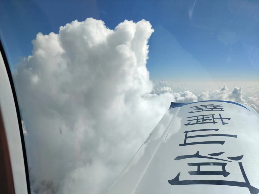 4小时，720公里，米兰网址阿若拉飞到珠海在第13届中国航展等你