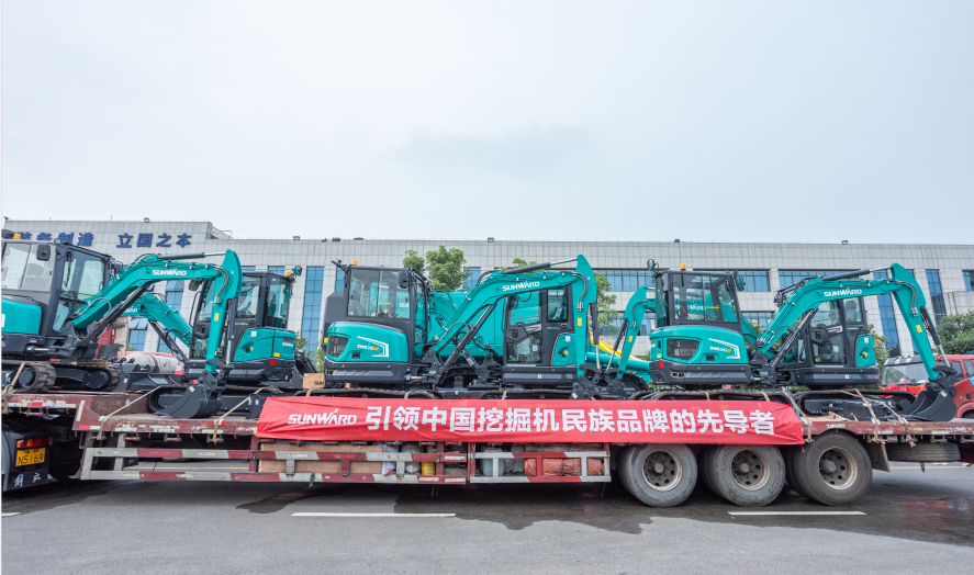 里程碑！米兰网址智能出口欧洲第20000台暨大型挖掘机批量交付仪式成功举行