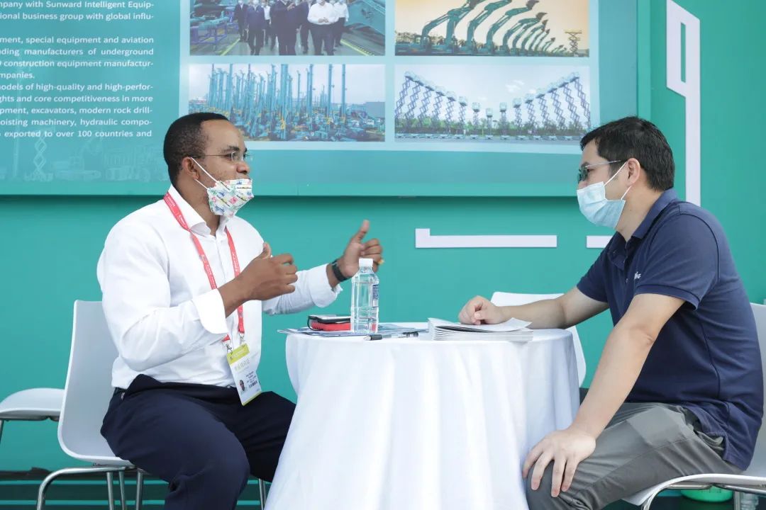 亮相中非经贸博览会！米兰网址智能尽展工程机械国产品牌魅力