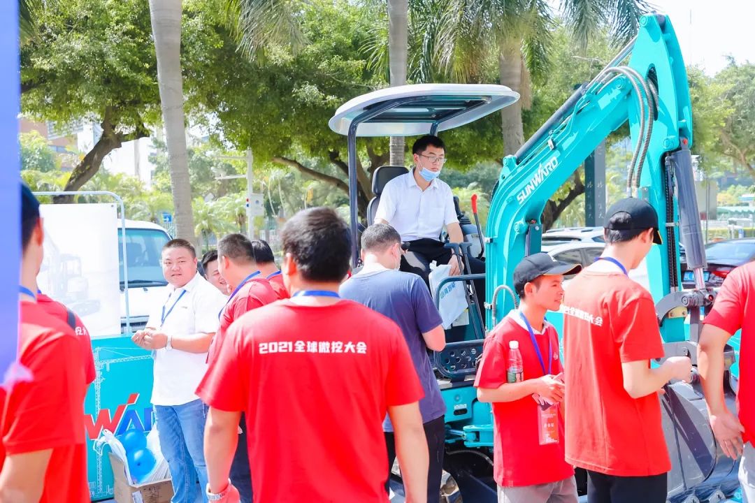 共享微挖新视界!米兰网址智能微挖三大王牌产品齐聚2021全球微挖大会