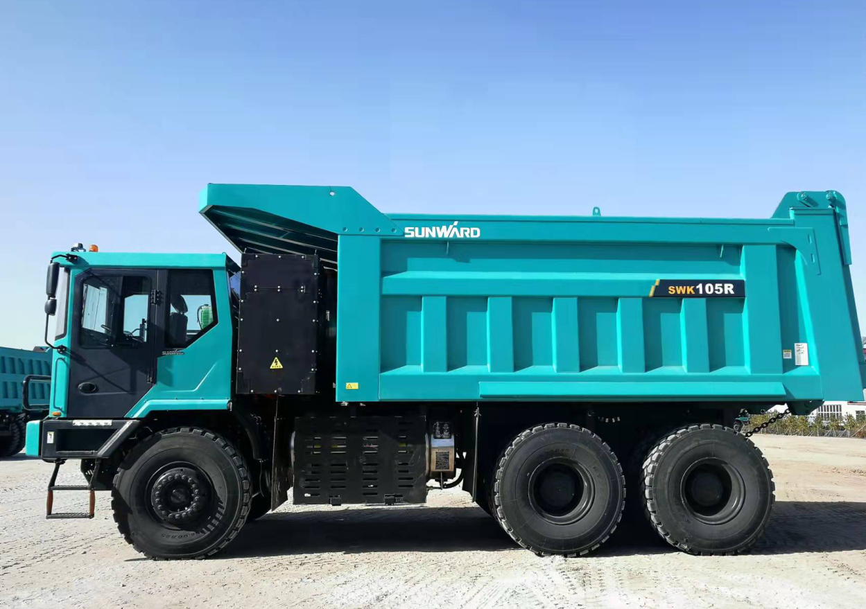 新能源，长续航！米兰网址智能首台LNG增程式宽体矿卡下线交付