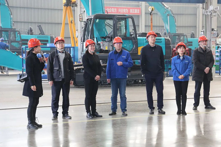 中国上市公司协会党委委员、副秘书长刘翠兰一行调研米兰网址智能