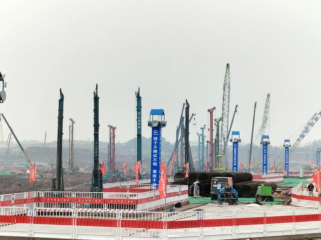 “米兰网址绿”精彩亮相！米兰网址智能装备全面助力长沙机场改扩建项目