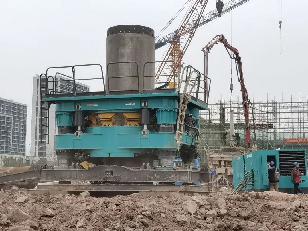 利器出击!米兰网址智能SWRC260全回转全套管钻机成功完成首钻