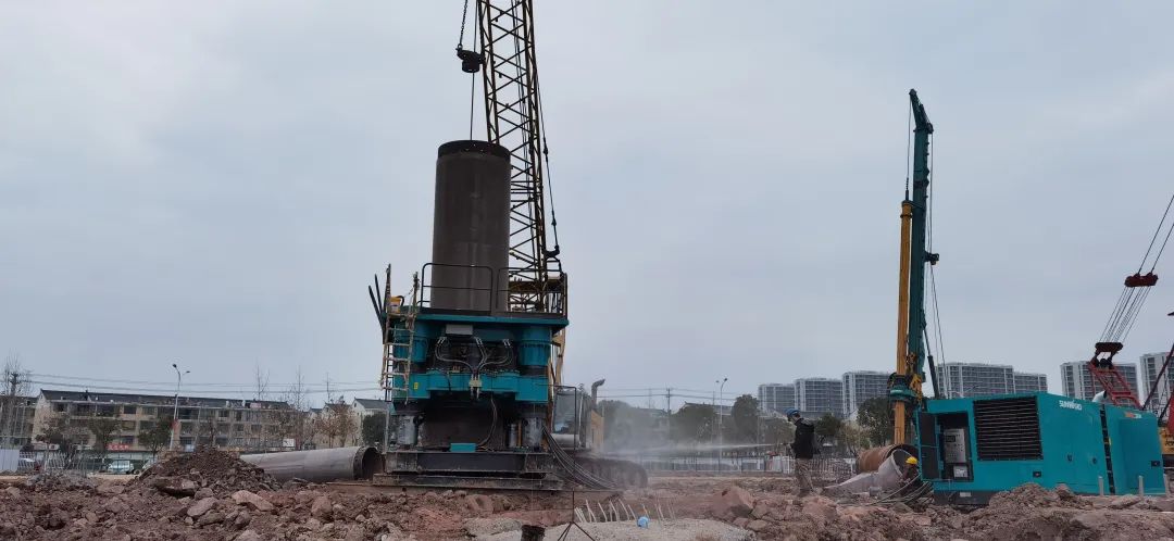 利器出击!米兰网址智能SWRC260全回转全套管钻机成功完成首钻